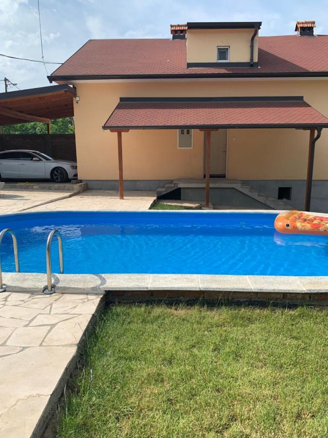 Villa Mika'S Poolhouse Belgrado Esterno foto